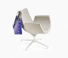 Cargar imagen en el visor de la galería, Sillón BEETLE Respaldo Bajo