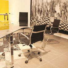 Cargar imagen en el visor de la galería, Silla GOETZ  Respaldo Bajo Estructura Cromada