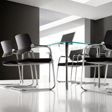 Cargar imagen en el visor de la galería, Silla COOL RE-790P-C Estructura de Trineo en Cromo Tapizada en Piel.