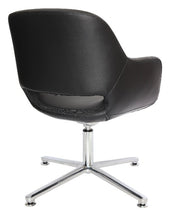 Cargar imagen en el visor de la galería, Silla WICKER , con regatones.