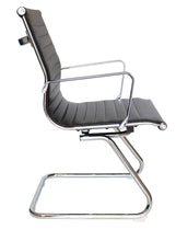 Cargar imagen en el visor de la galería, Silla GOETZ Base Trineo Estructura Cromada