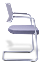 Cargar imagen en el visor de la galería, Silla COOL RE-790P-C Estructura de Trineo en Cromo Tapizada en Piel.