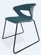 Cargar imagen en el visor de la galería, Silla KICCA trineo ASIENTO Y RESPALDO TAPIZADO
