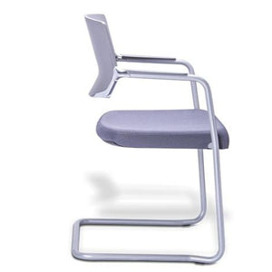 Silla COOL RE-790-G Estructura de Trineo en Gris Tapizada en Tela.