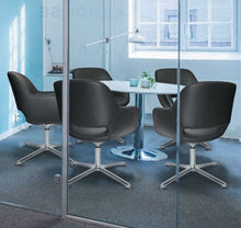 Cargar imagen en el visor de la galería, Silla WICKER , con regatones.
