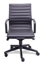 Cargar imagen en el visor de la galería, Sillón RE-1751N Retro Respaldo Bajo, brazos y estrella de aluminio pintados en negro

